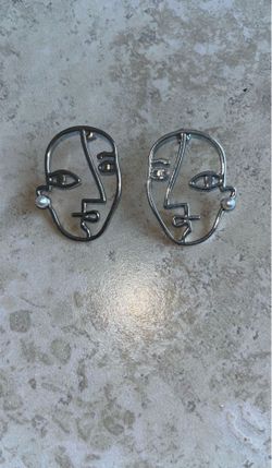Women’s / Girl’s Abstract Face Earrings