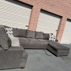 Like New Gray Sectional Couch 