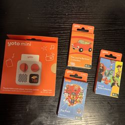 2 Yoto Mini’s + 8 Audio Cards 