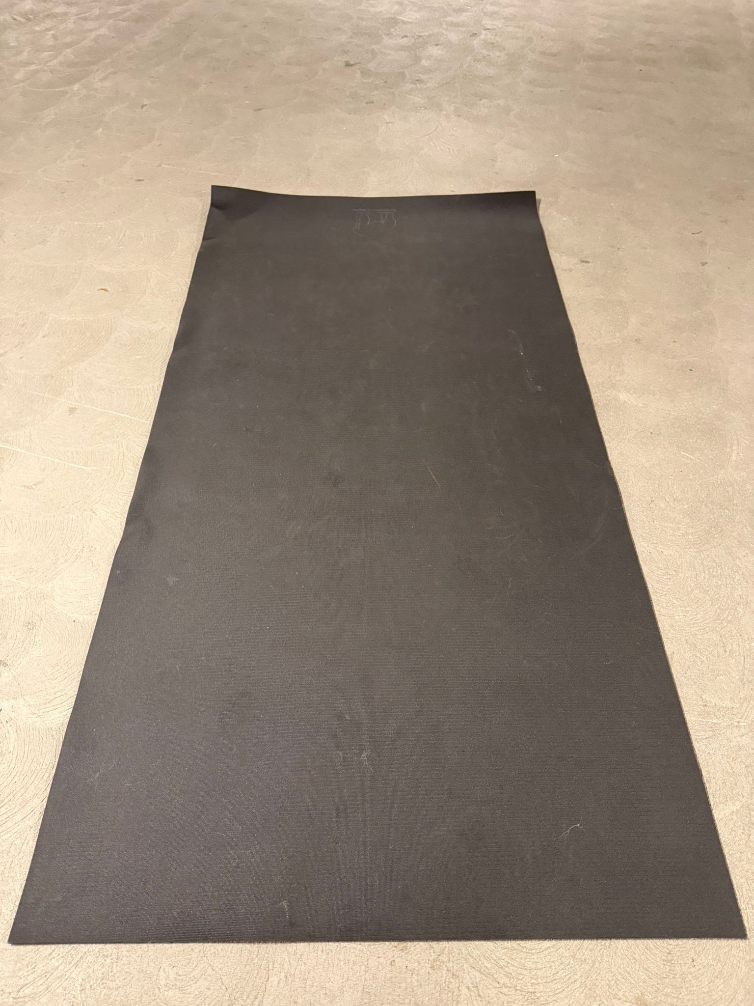 GORILLA MAT β EXTRA LARGE WORKOUT MAT (LIKE NEW)
