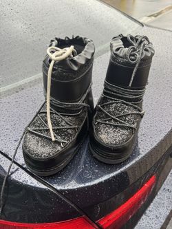 GIRL SNOW BOOTS SIZE 3 