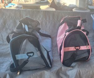 Soft sided small pet carrier