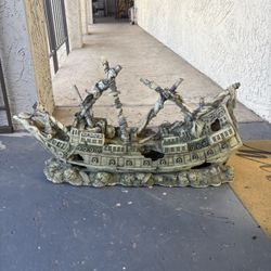 Fish Shipwreck Decor