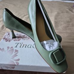 TINACUS GENIUNE LEATHER SIZE 9 NEW Heels  2.5 ORIGINAL PRICE $ 139.95.