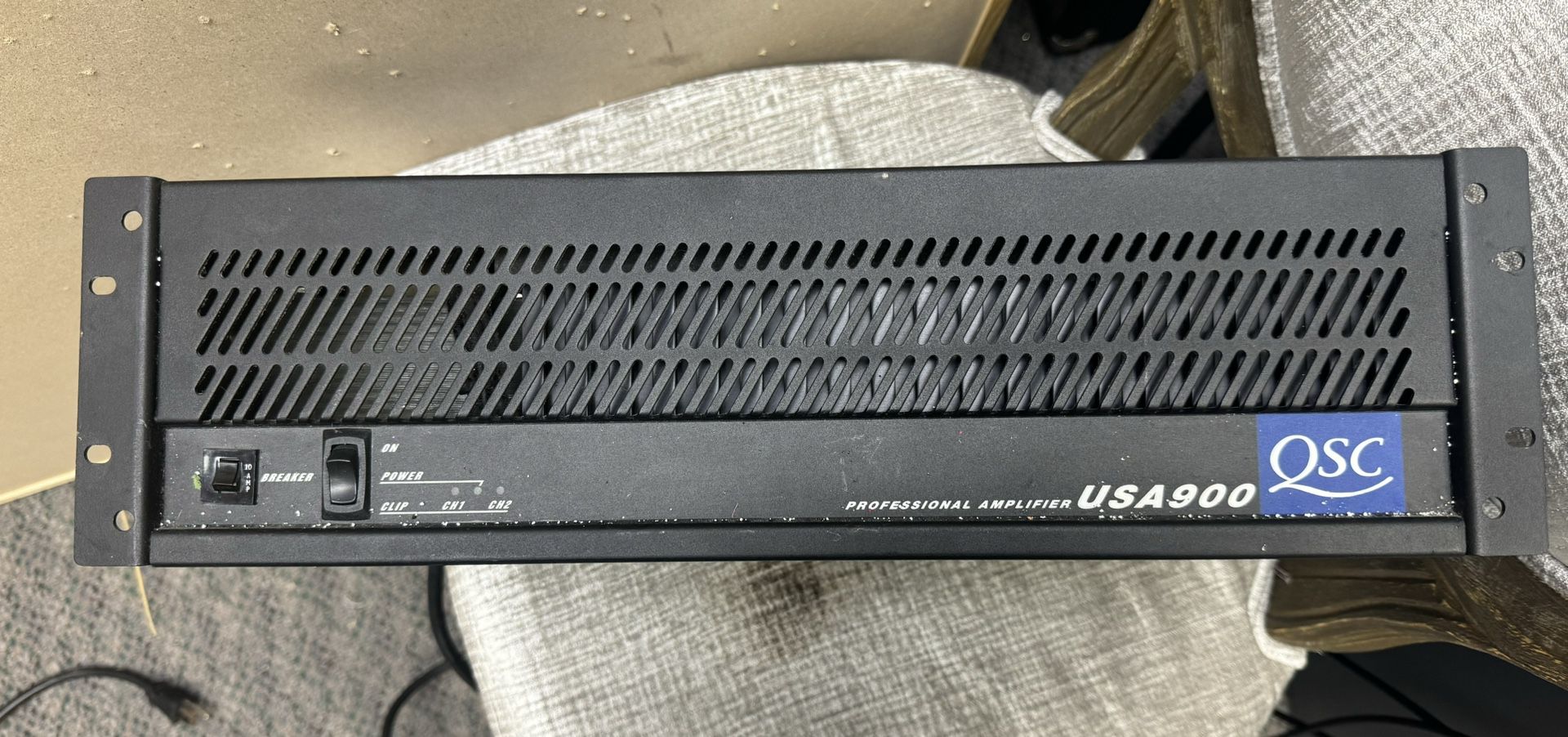 QSC Professional Amplifier USA900