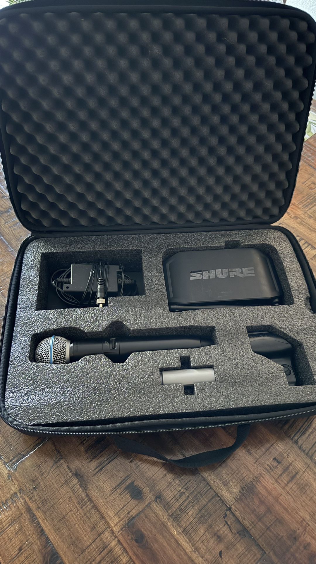 Shure Beta 58A GLX-D24+ System