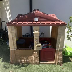 Step2 Outdoor Playhouse 