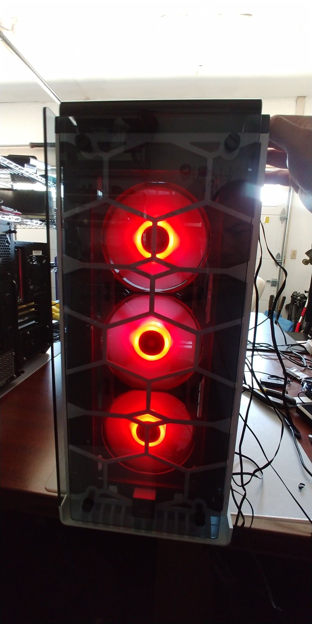 Corsair Crystal Series 570x RGB White mid tower case