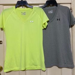 Under Armour heat gear women’s V neck shirts/small