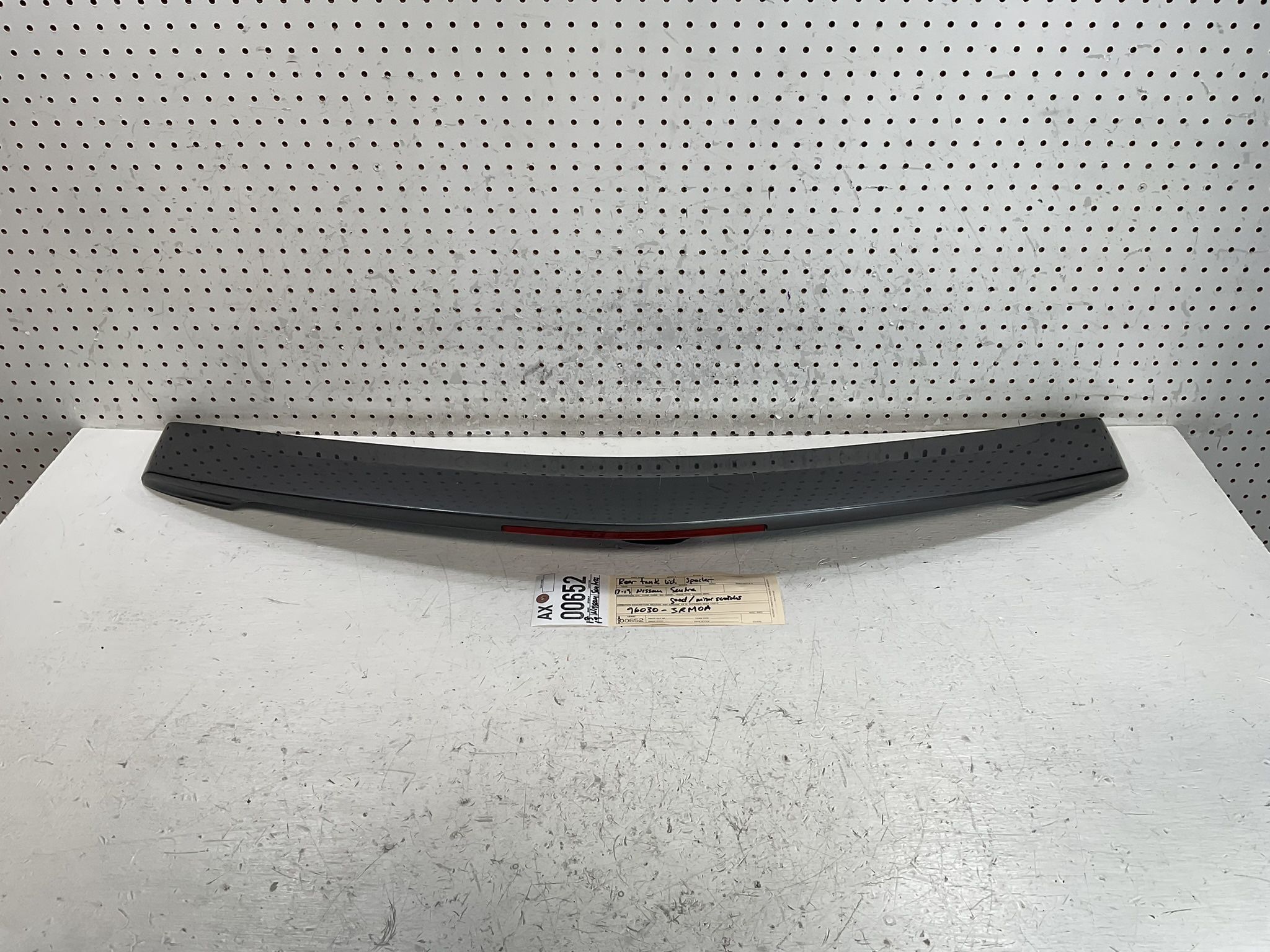 2017 2019 NISSAN SENTRA REAR TRUNK LID 3RD LIGHT OEM