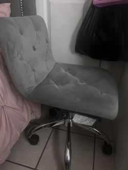 GREY VELVET VANITY CHAIR