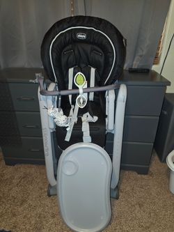 Chicco Polly Progress Relax highchair features a 5-in-1 design