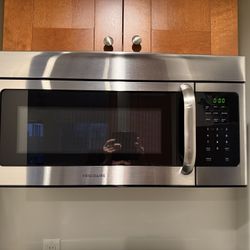 Frigidaire Microwave 