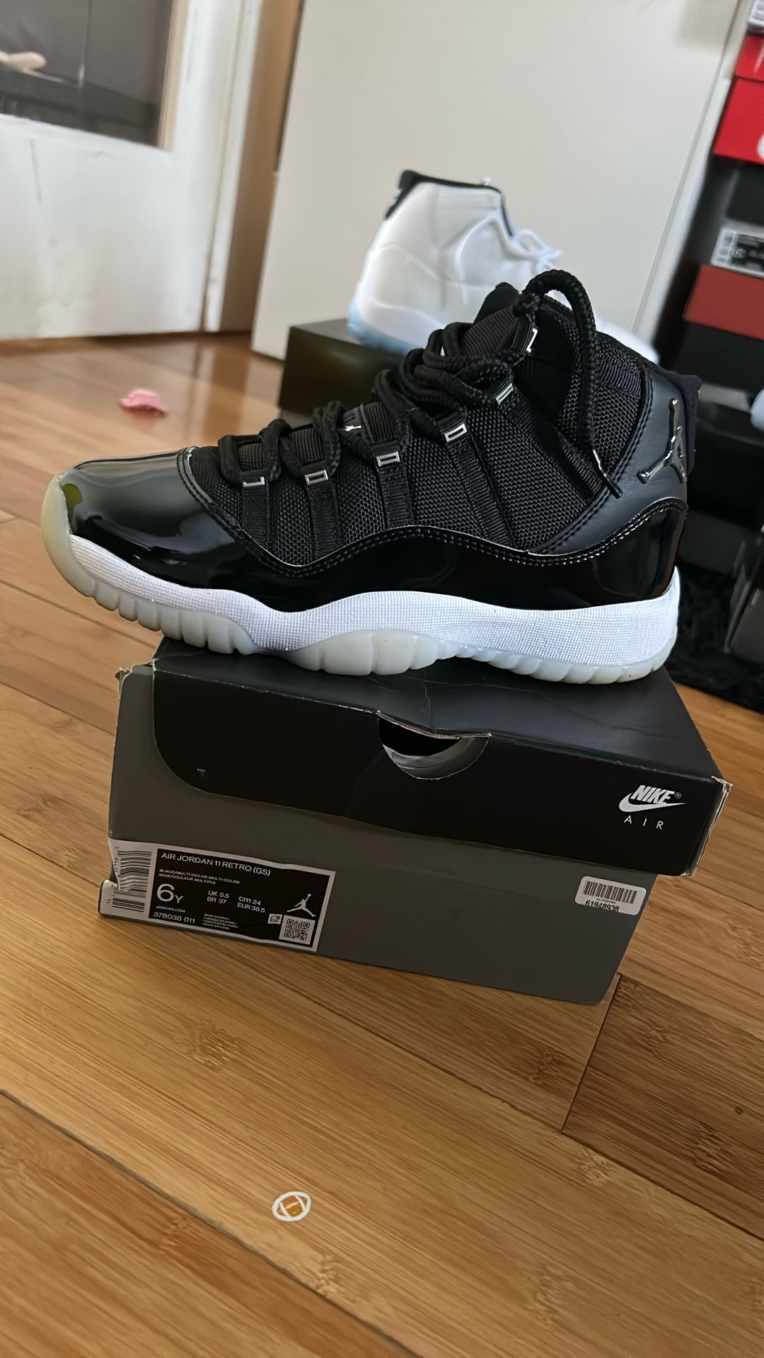 Sneakers