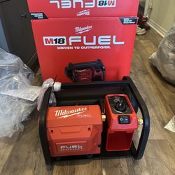 Cordless Milwaukee Fuel  M18 2 Gallon Air Compressor 