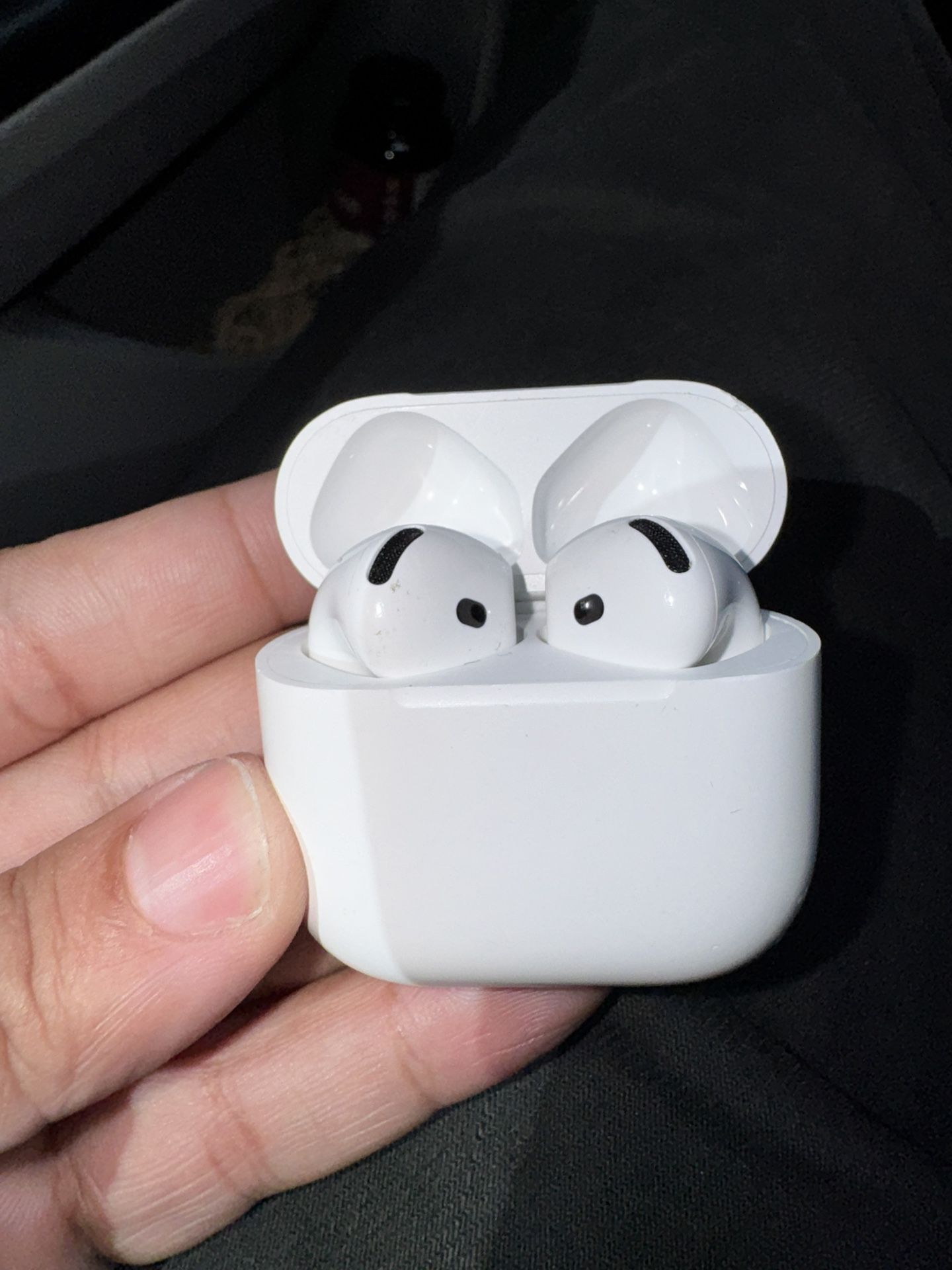 AIRPOD 4 LIGHTLY USED 9/10 Condition