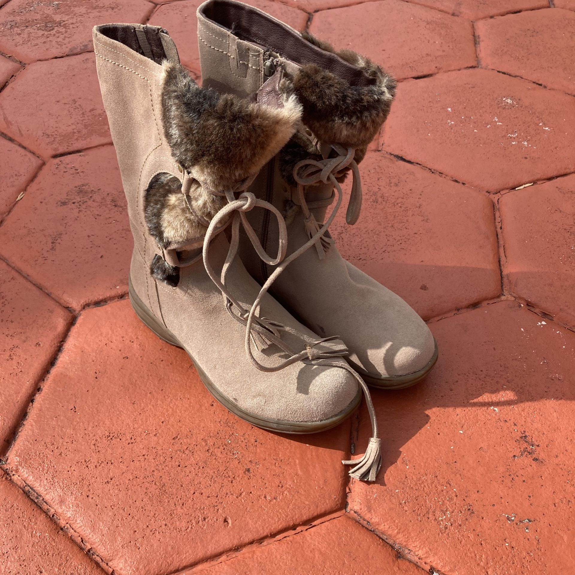 Boots Fur