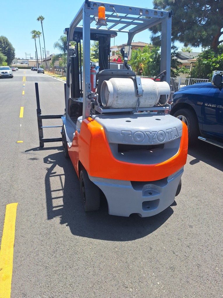 Forklift