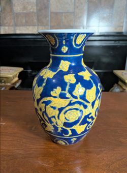 10" x 6" Chinese Hand Painted Blue and Yellow Ceramic Vase featuring a hand-painted floral and vine design