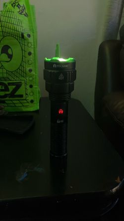 Kodiak 1 mile beam flashlight + power bank