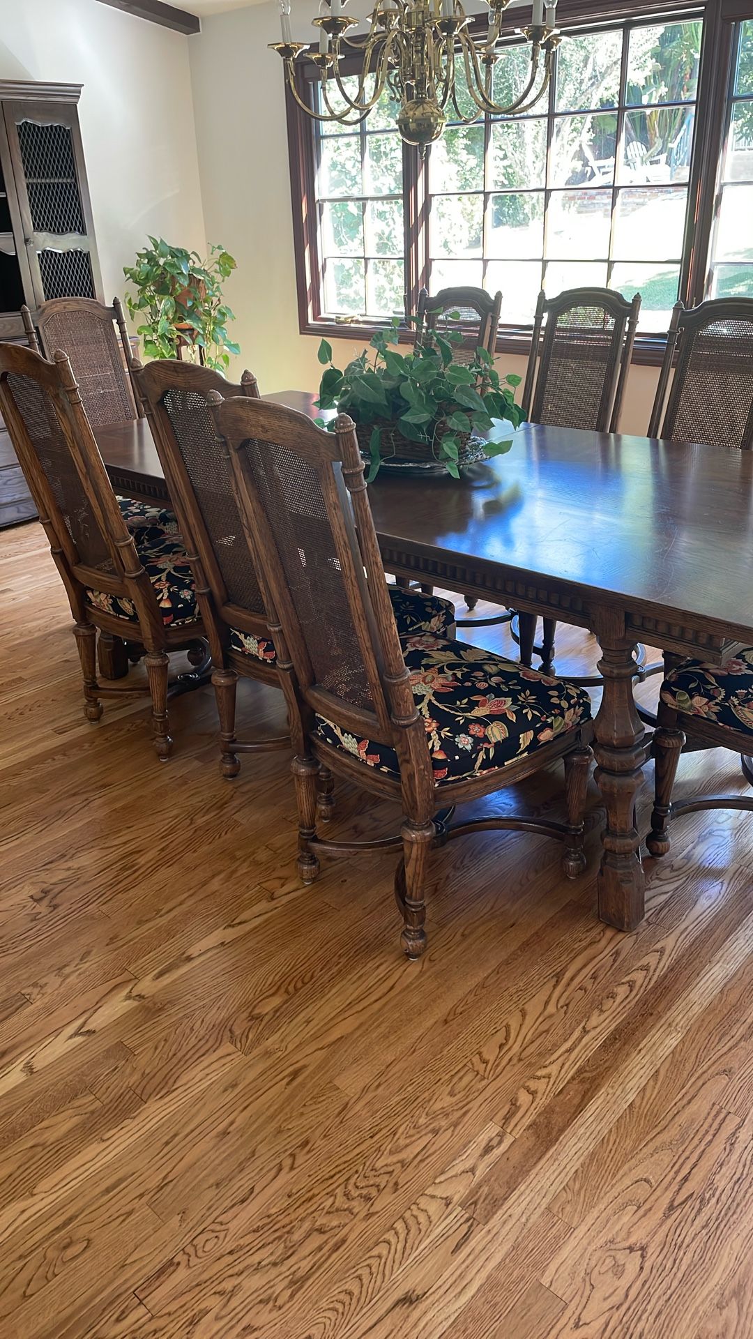 Vintage Dining Room Table With Chairs