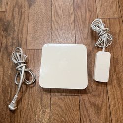 Apple AirPort WiFi Router Base Station A1143