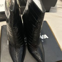 FASHION NOVA CROC HIGH-HEEL ANKLE BOOTS SIZE 8