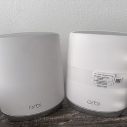 Selling Netgear Orbi Mesh WiFi Router