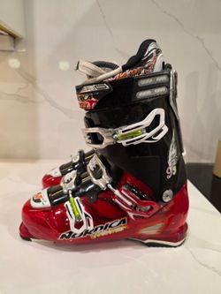 Ski boots 28 / 28.5 Mens 10 / 10.5 Women's 11/ 11.5