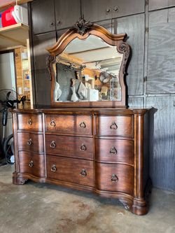 Dresser