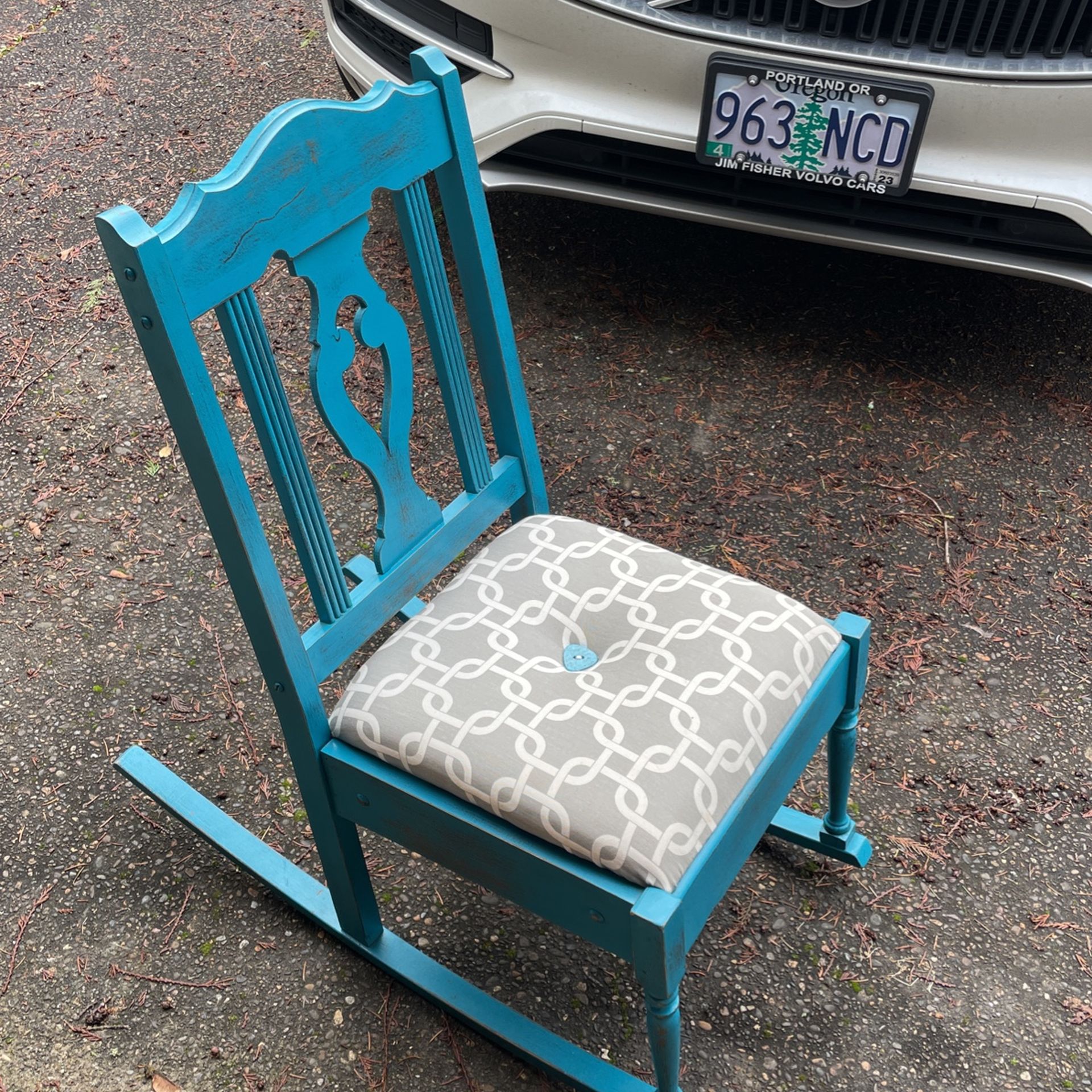 Amazing Vintage Rocking Chair