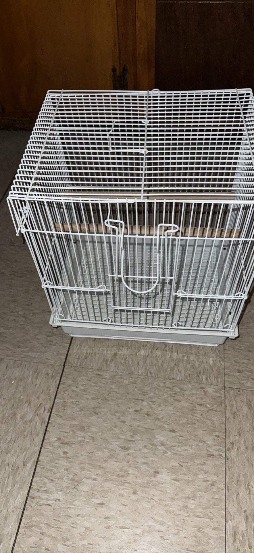 Buggie Parakeet cage comes with food and treats