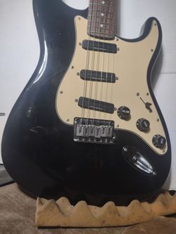 Squier Fender Stratocaster Guitar Duncan Ds 2 pt Tremolo EXC Pro-fret-level now 239!