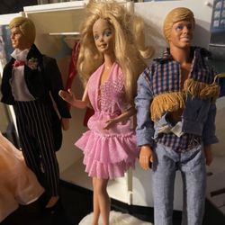 Vintage Barbie And Ken Set With Closet With Wardrobe 