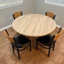 Round Dining Table And Chairs