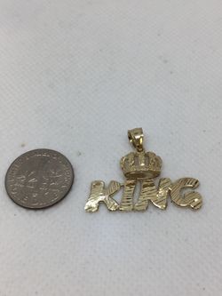 10 K Y King Charm