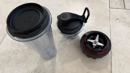 Vitamix Blending Cup 20oz and Bowl 8oz Starter Kit Preowned, Perfect Condition, No Issue, No Damaged Local Pickup in Irvine/Tustin Is Welcome Use your