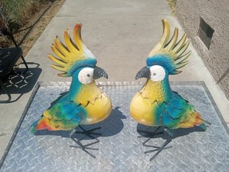 Metal Parrot Outdoor Garden Statue 15.5"