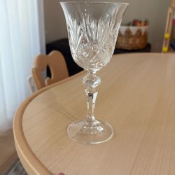 8 Crystal Wine Glasses 