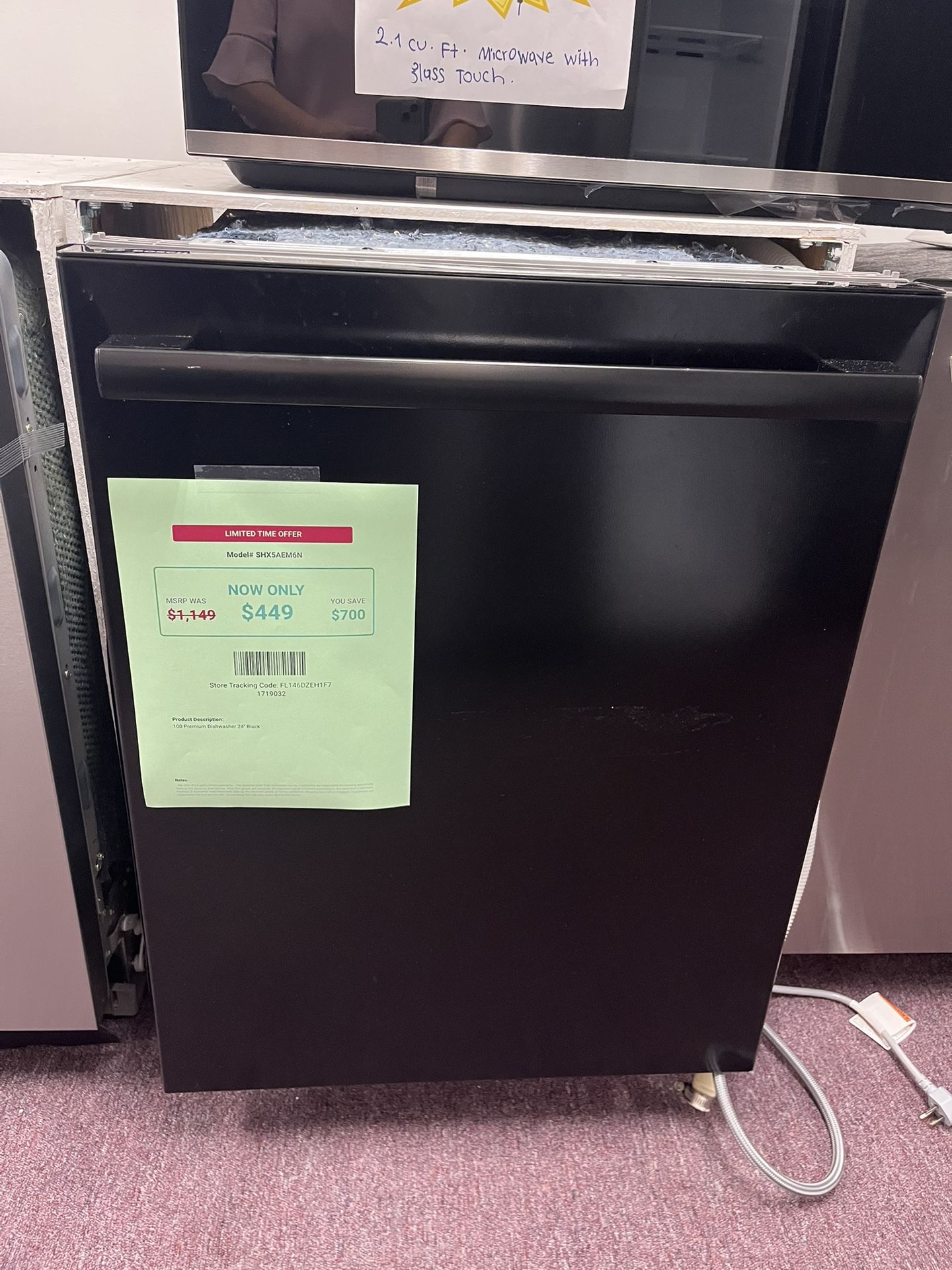 Dishwasher Black BOSCH 24’ Wide lavaplatos