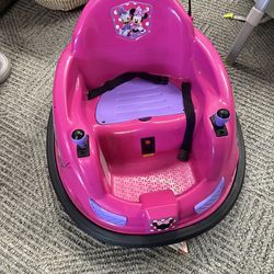 Disney's Minnie Mouse 6V Bumper Car, Battery Powered Ride on by Flybar, Includes Charger