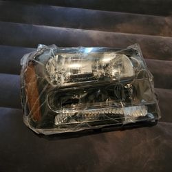 Passenger Headlight For TrailBlazer