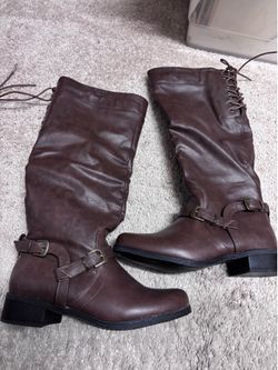 Boots size 5.5