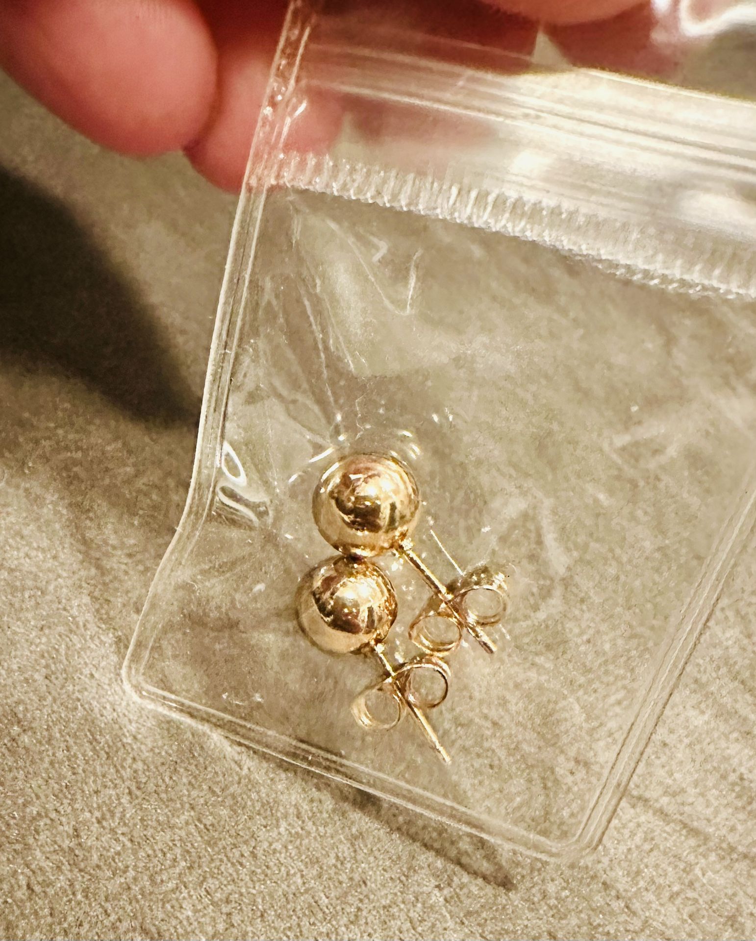 Elegant Classy Gold Earrings