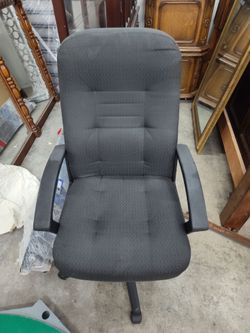 OFFICE CHAIR