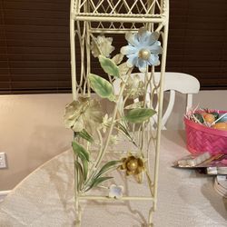 Cute Vintage Floral Metal Wine Rack 