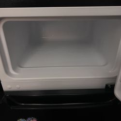 hisense mini fridge with freezer