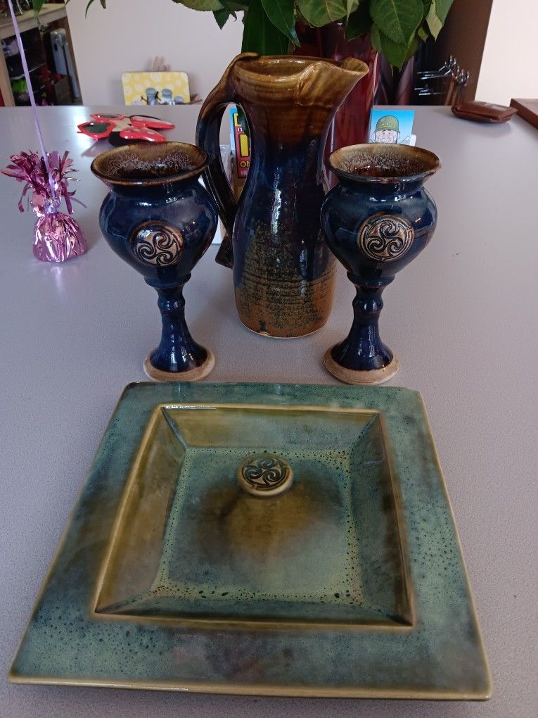 Irish Pottery Set 4 Items beautiful Colm De Ris pieces and Jim Turner piece