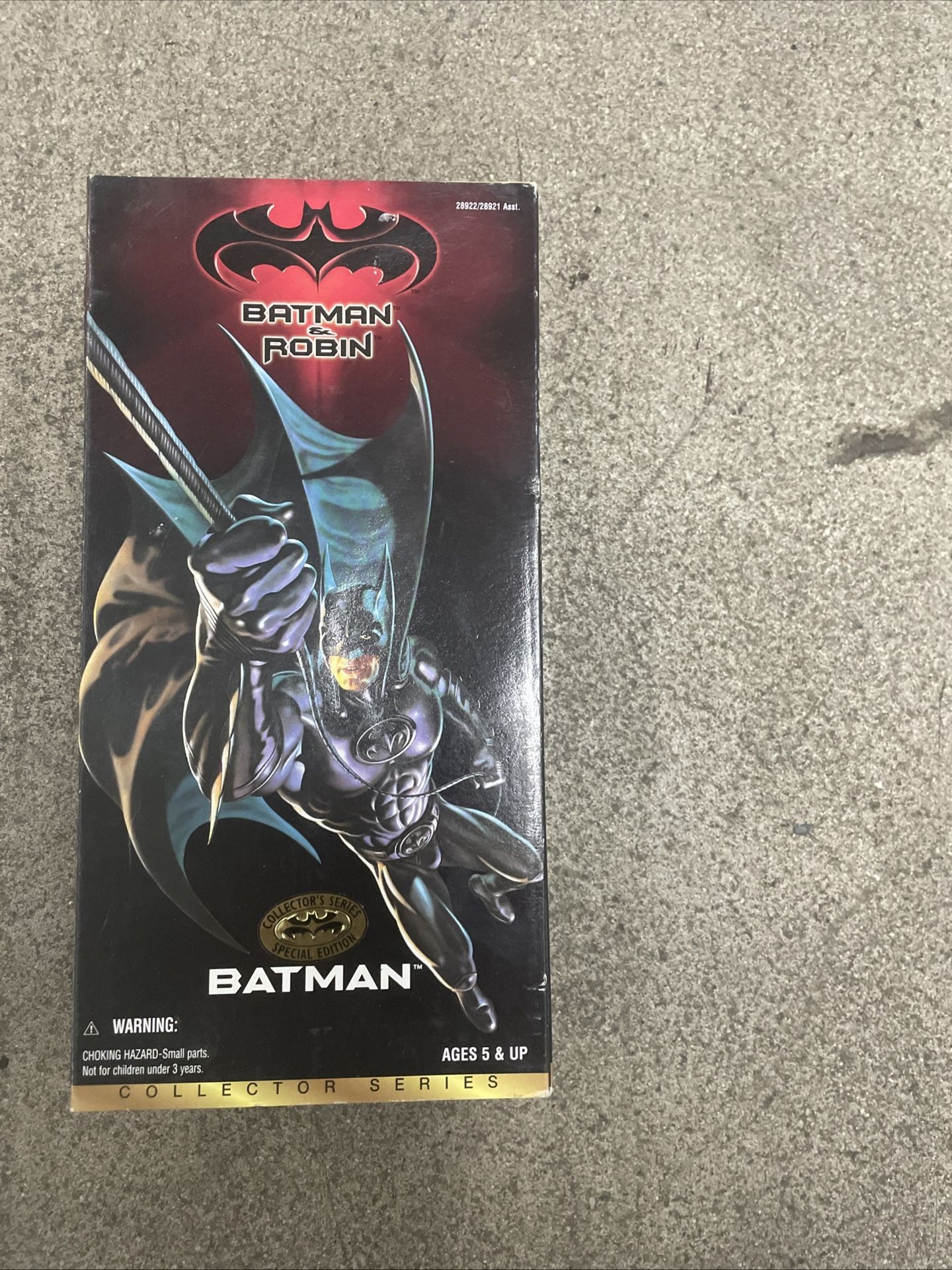  The Kenner Batman and Robin Special Edition Collector Series Batman Figure features the iconic character of Robin from the popular Batman and Robin T