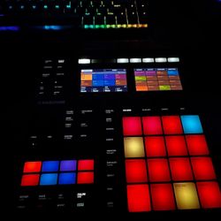 Native Instruments MASCHINE MK3 Groove Production Studio 